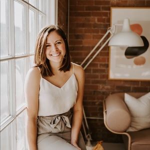 Meet your Posher, Abbey